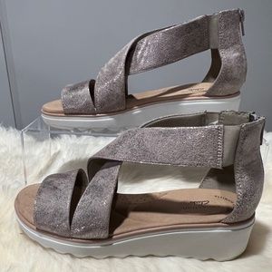 Women's Clarks Sandals Metallic Pewter Platform Sandals Size 7 1/2